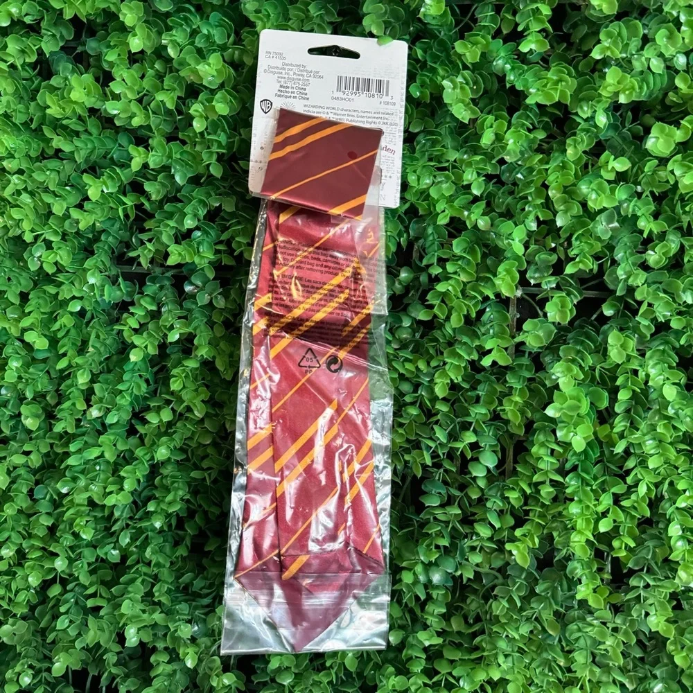 Harry Potter Gryffindor Wizarding World Necktie New 14+ Disguise New Costume Tie